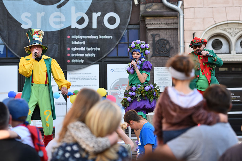 Koncert zespołu Centrum Uśmiechu zatytułowany Fruktaki Show