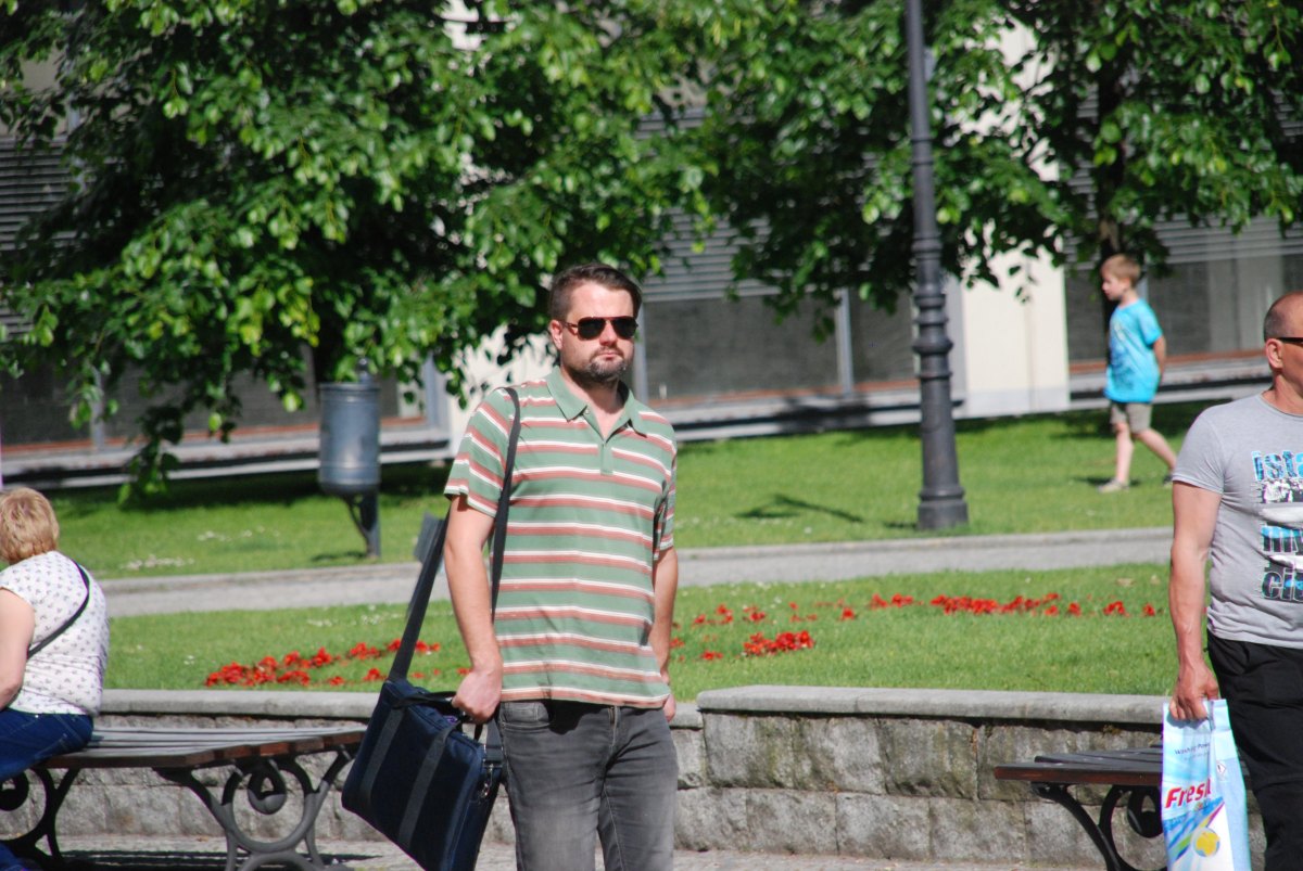 Urodzinowy Korowód z bohaterami bajek przeszedł przez miasto