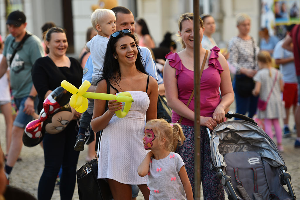 Koncert zespołu Centrum Uśmiechu zatytułowany Fruktaki Show