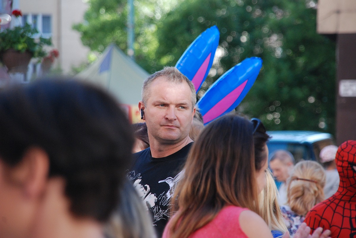 Urodzinowy Korowód z bohaterami bajek przeszedł przez miasto