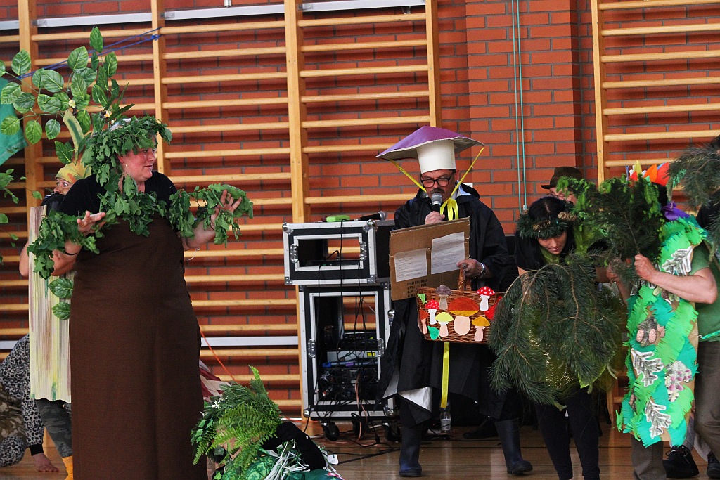 Nauczyciele Zespołu Szkół Integracyjnych wystawili bajkę