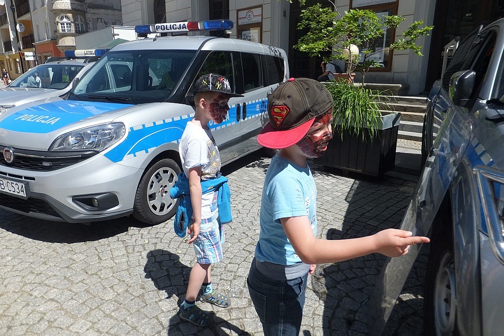 Tysiące dzieci bawią się w centrum Legnicy z Julkiem