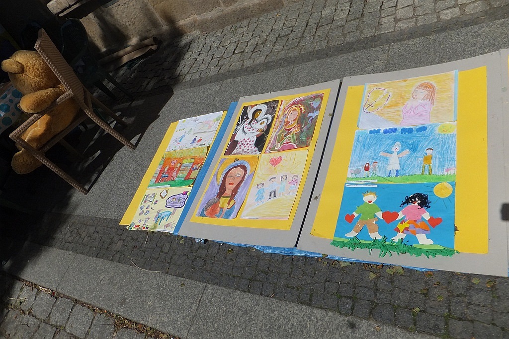 Tysiące dzieci bawią się w centrum Legnicy z Julkiem