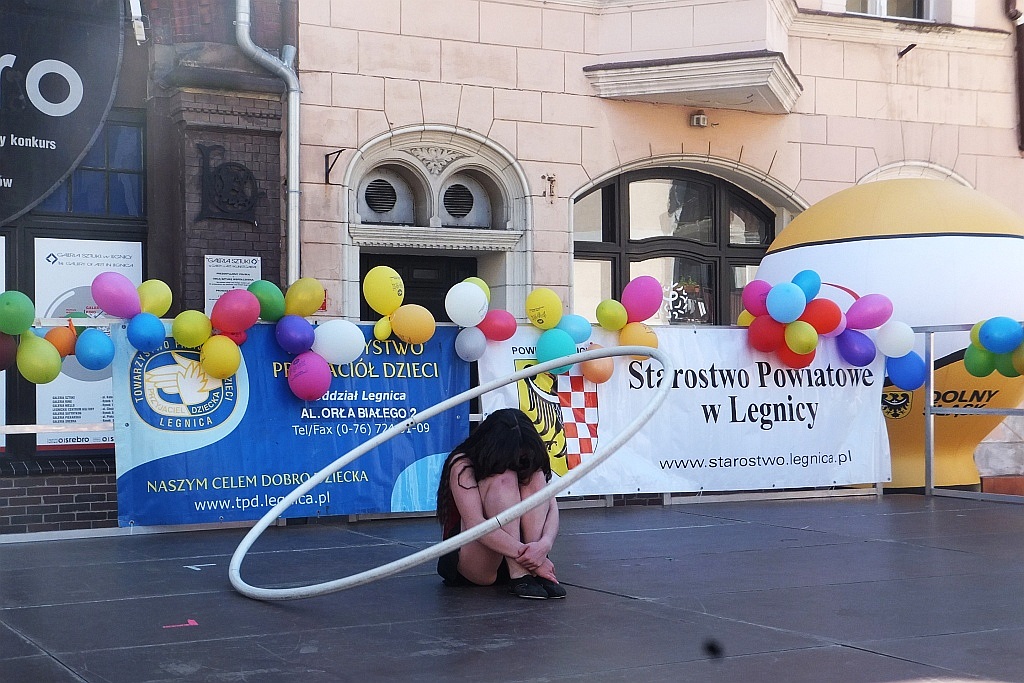 Tysiące dzieci bawią się w centrum Legnicy z Julkiem