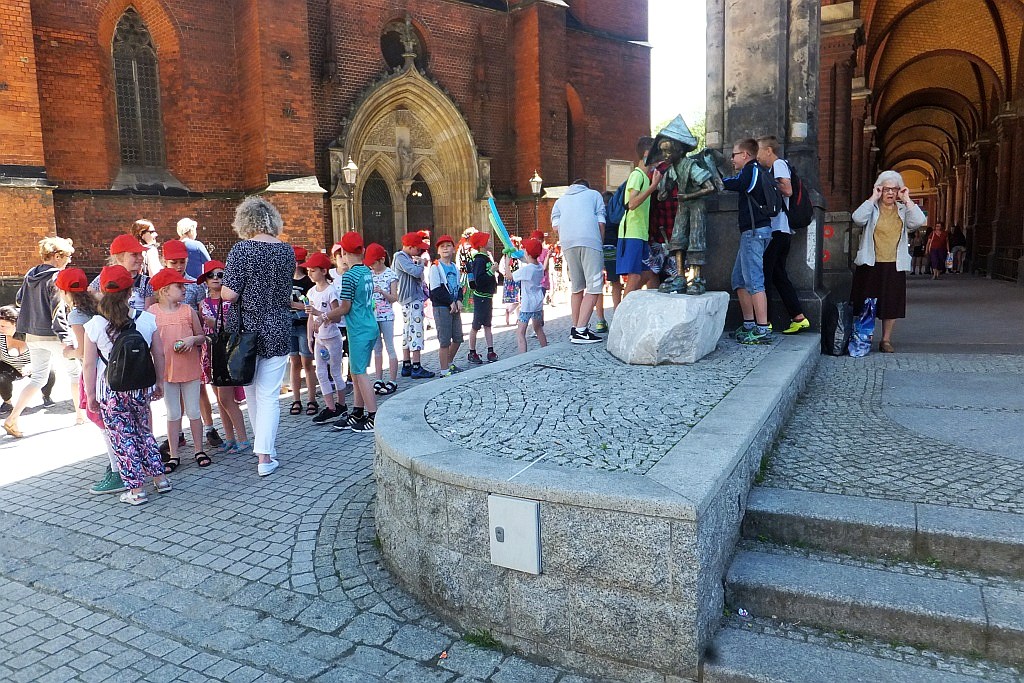 Tysiące dzieci bawią się w centrum Legnicy z Julkiem