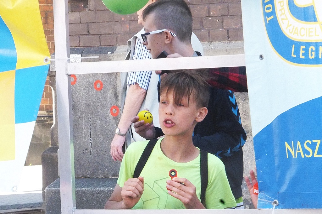 Tysiące dzieci bawią się w centrum Legnicy z Julkiem