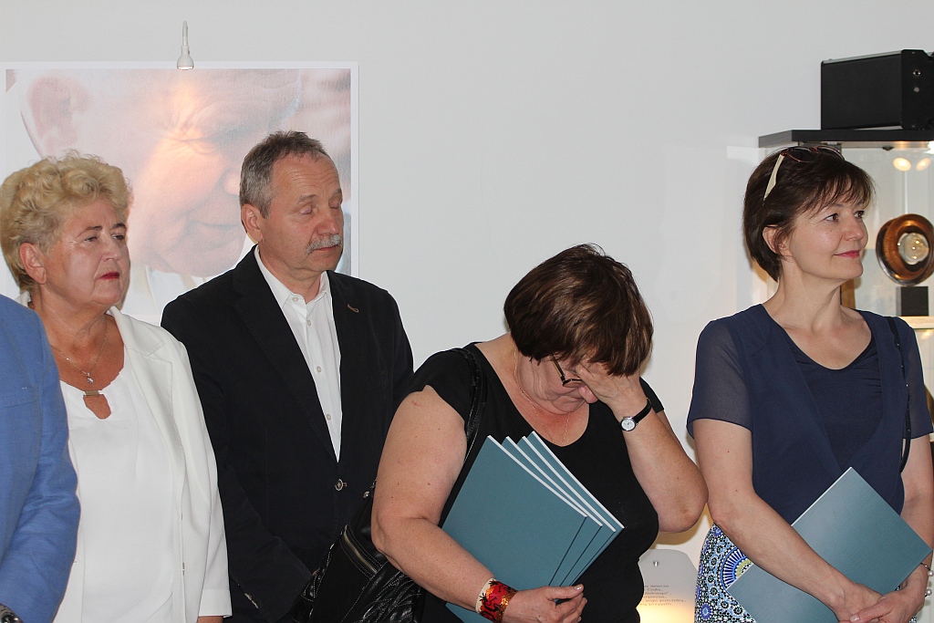 Medaliersko - fotograficzna wystawa poświęcona papieżowi