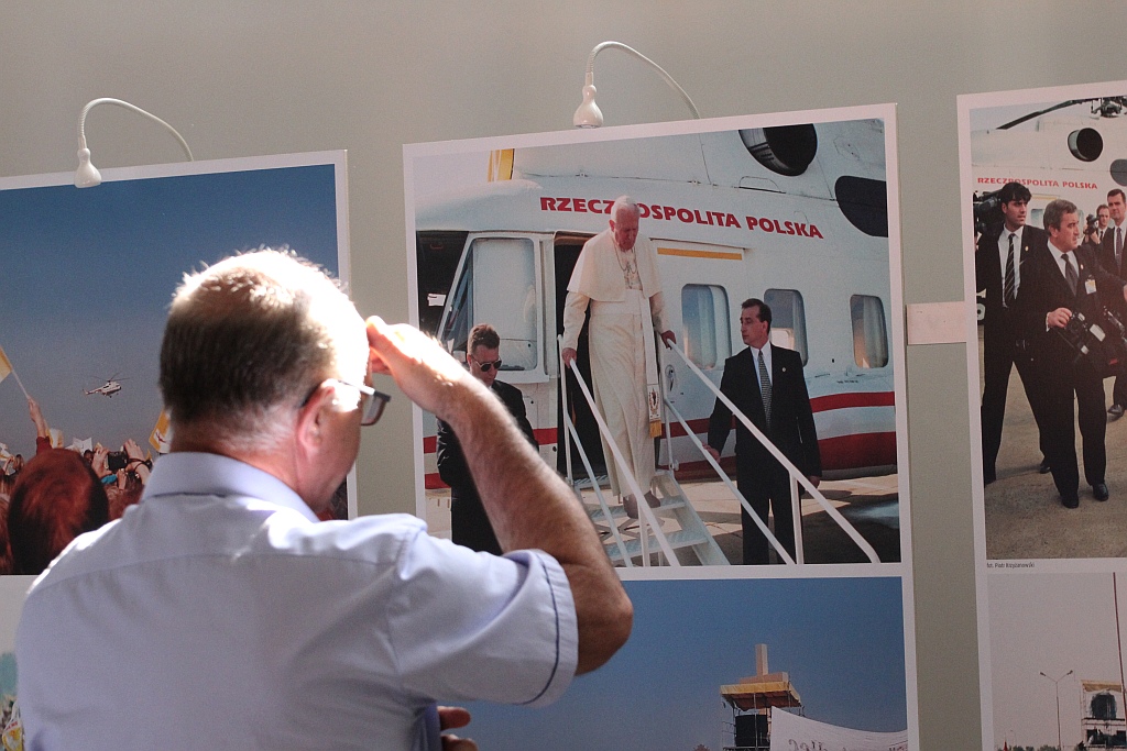 Medaliersko - fotograficzna wystawa poświęcona papieżowi