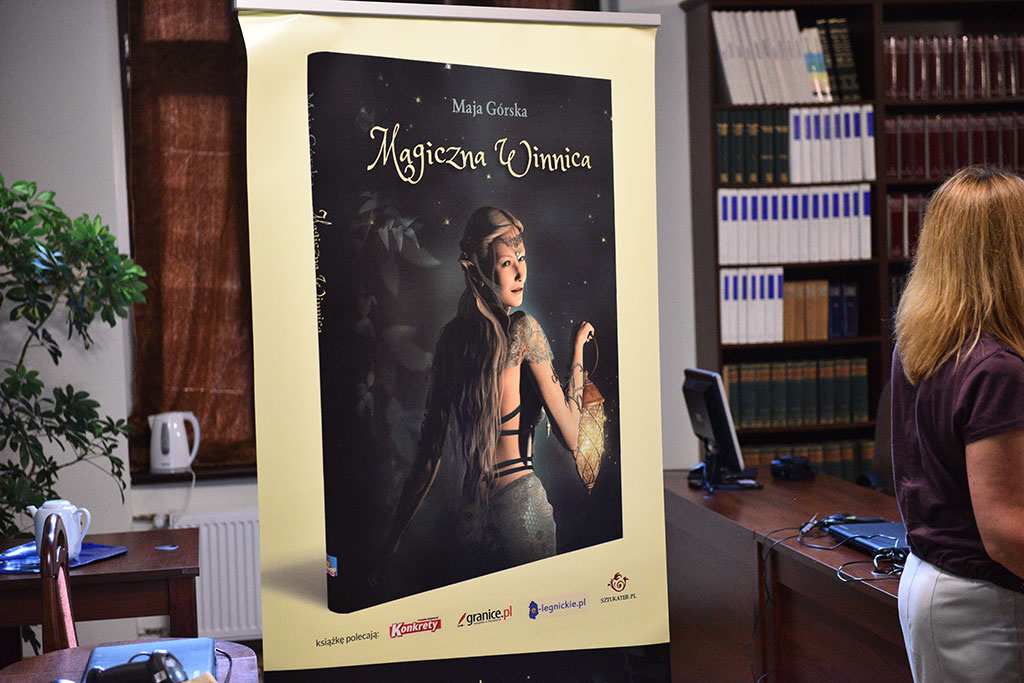 Legniczanie wybrali się z biblioteką w nocną podróż po świecie