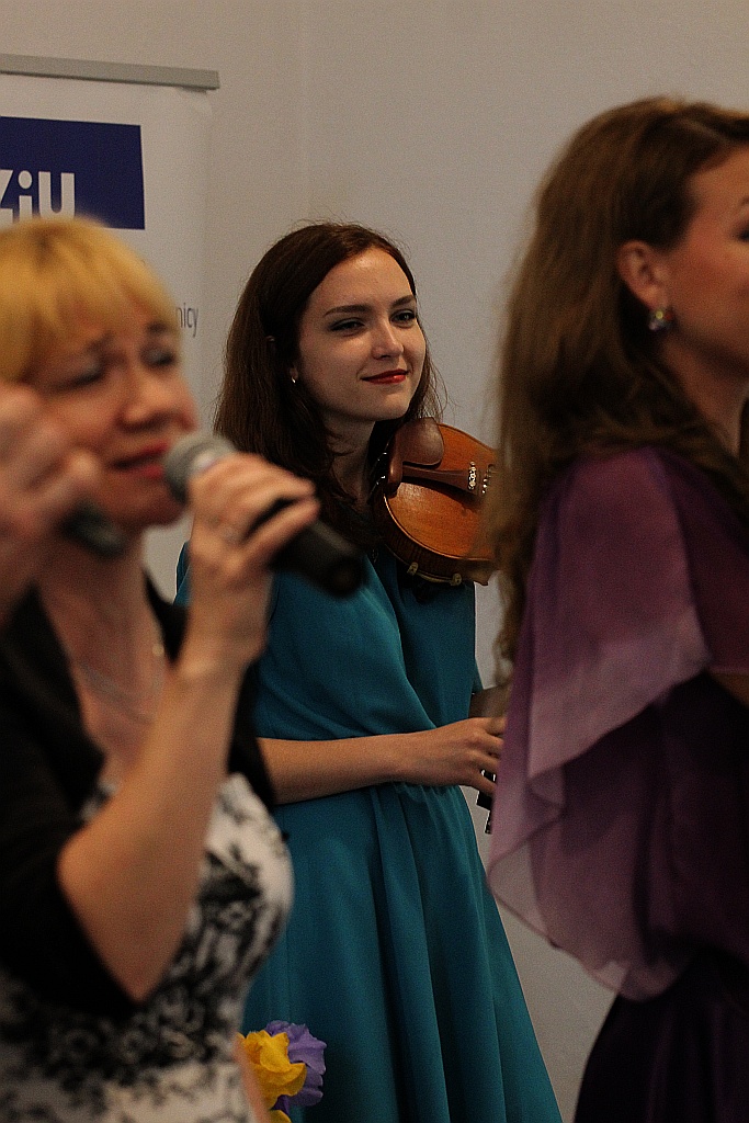 Artyści z Białorusi zagrali Melodie dla Anny w zamku