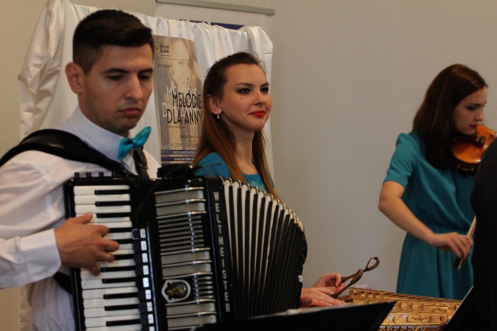 Artyści z Białorusi zagrali Melodie dla Anny w zamku