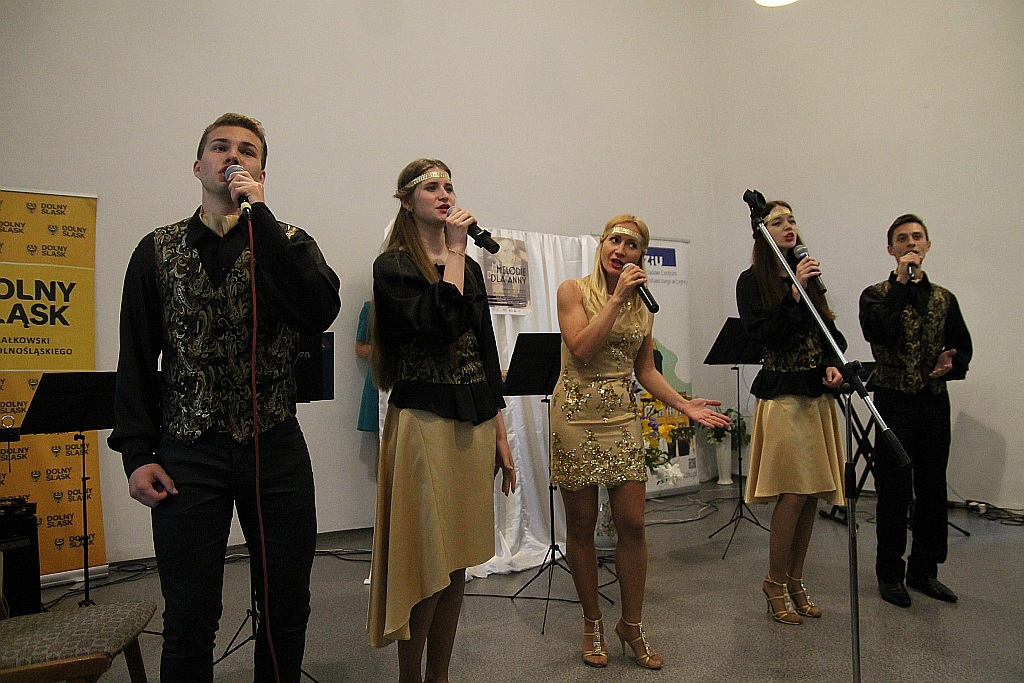 Artyści z Białorusi zagrali Melodie dla Anny w zamku