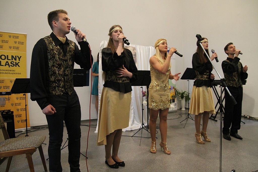 Artyści z Białorusi zagrali Melodie dla Anny w zamku