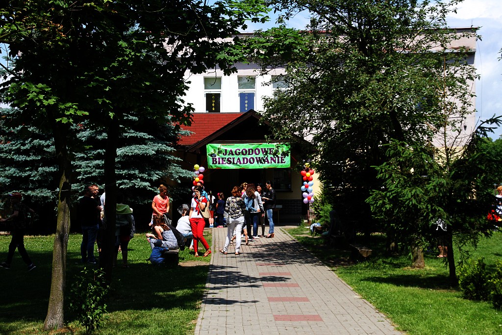 Jagodowe biesiadowanie odbyło się w szkole w Rzeszotarach