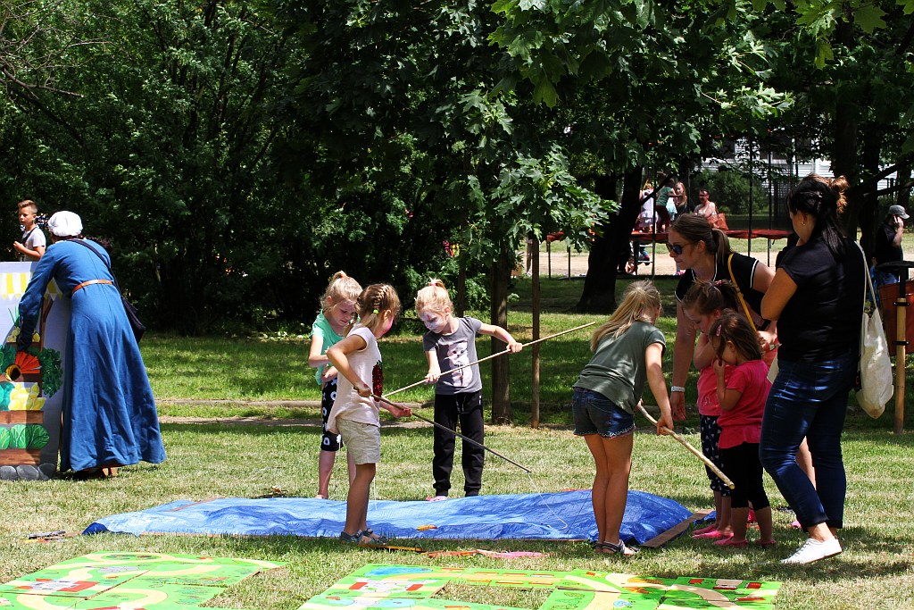 Tłumy dzieci bawią się na imprezie w SDK „Kopernik”