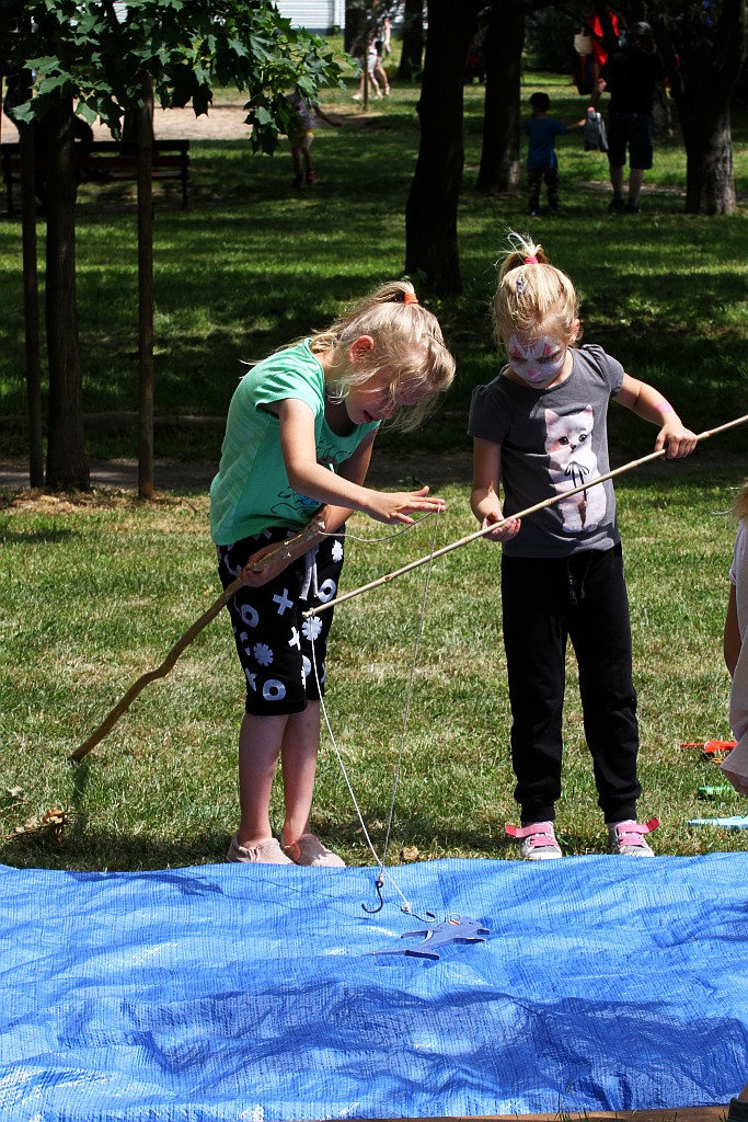 Tłumy dzieci bawią się na imprezie w SDK „Kopernik”