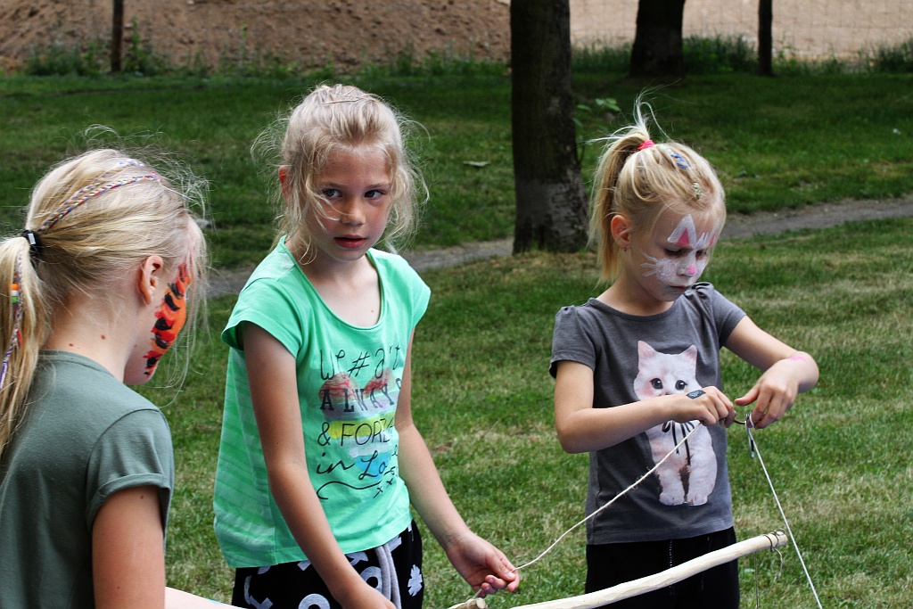 Tłumy dzieci bawią się na imprezie w SDK „Kopernik”