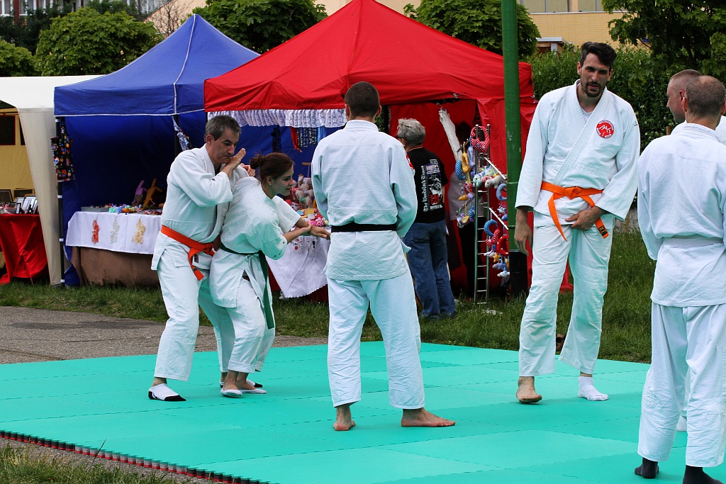 Tłumy dzieci bawią się na imprezie w SDK „Kopernik”