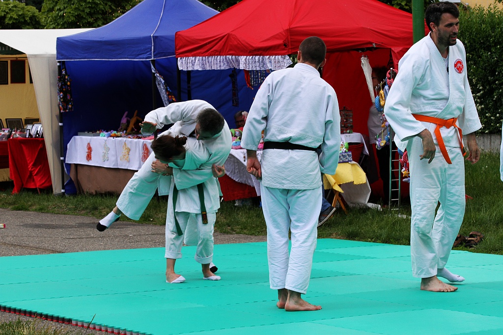 Tłumy dzieci bawią się na imprezie w SDK „Kopernik”