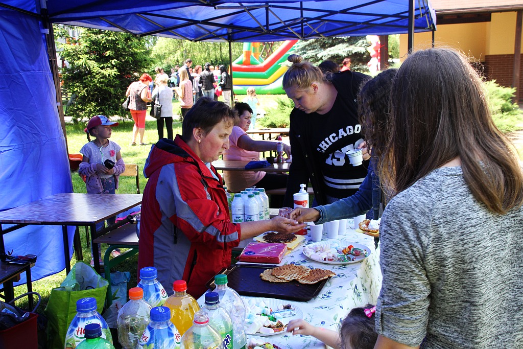 Jagodowe biesiadowanie odbyło się w szkole w Rzeszotarach
