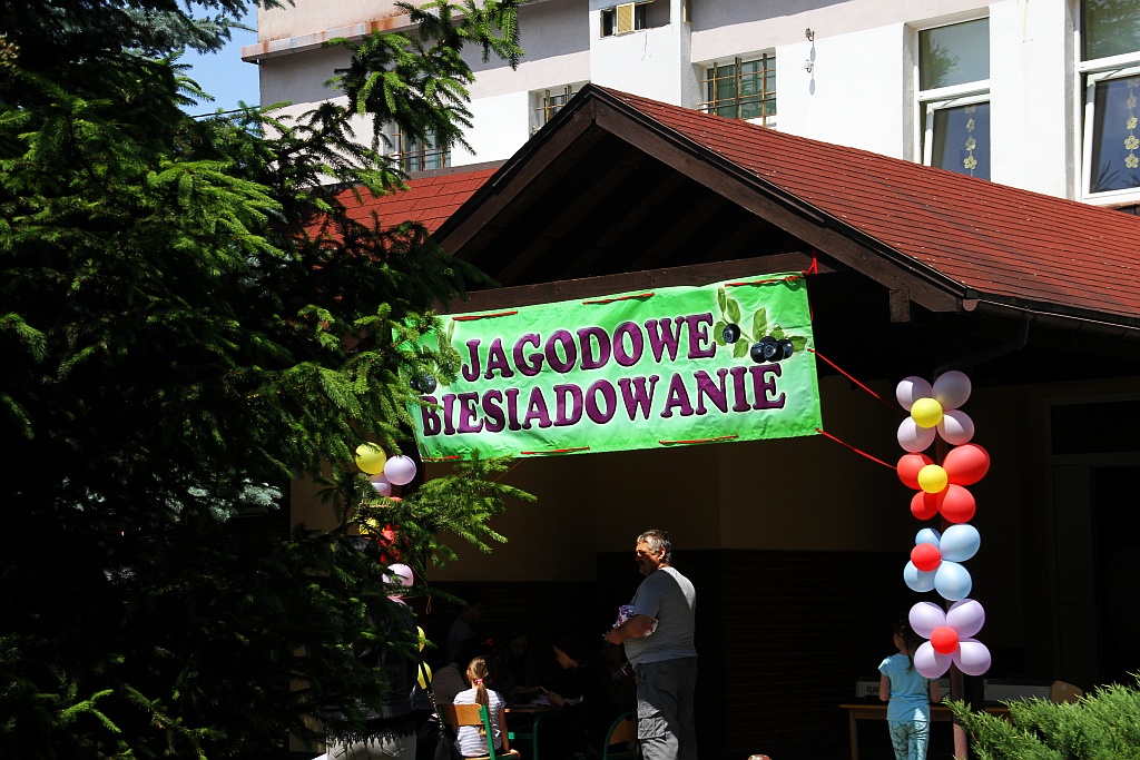 Jagodowe biesiadowanie odbyło się w szkole w Rzeszotarach