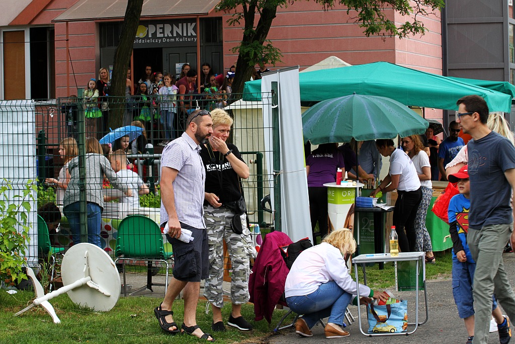 Tłumy dzieci bawią się na imprezie w SDK „Kopernik”