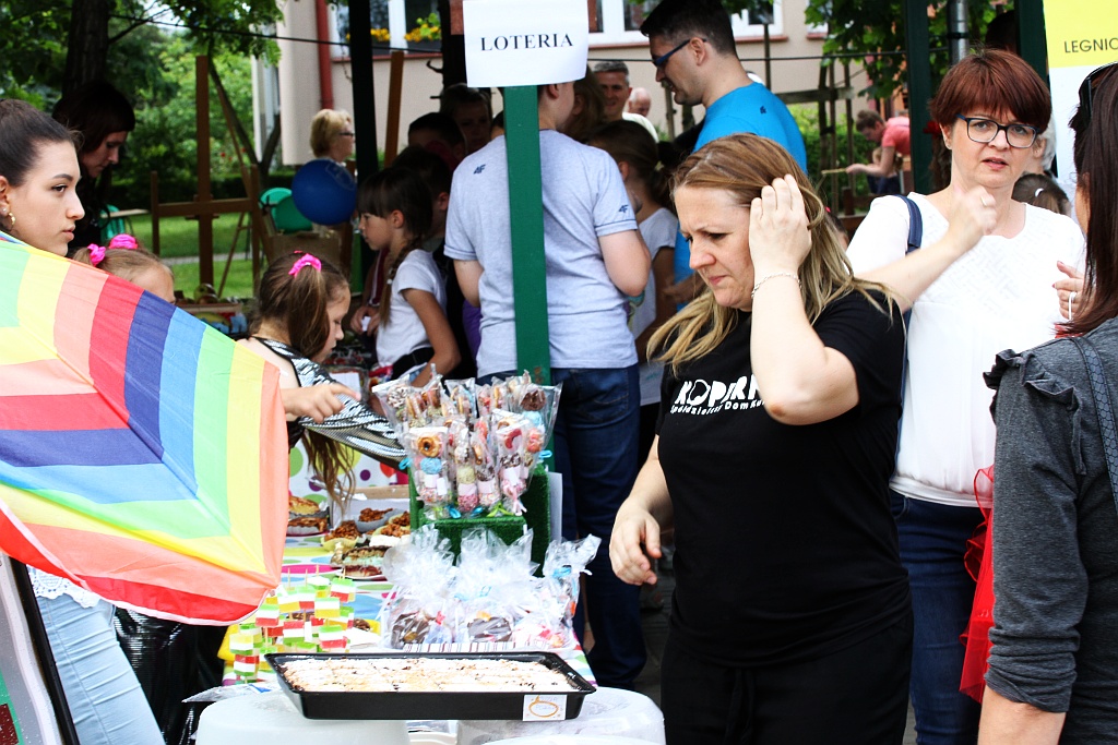 Tłumy dzieci bawią się na imprezie w SDK „Kopernik”