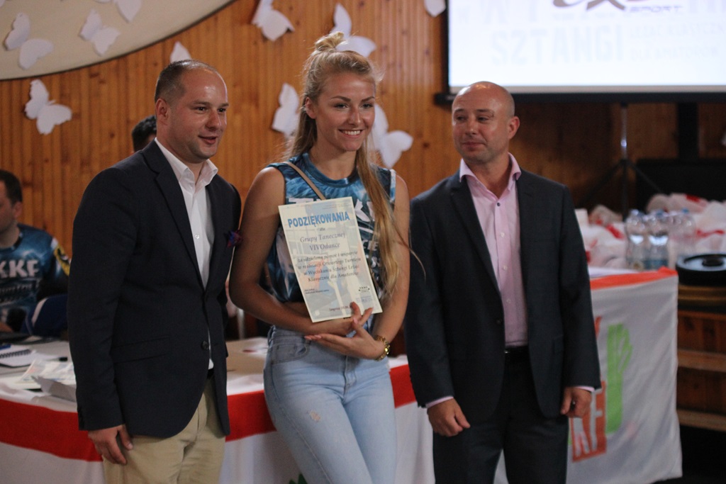 Na legnickich Piekarach amatorzy wyciskali sztangę leżąc