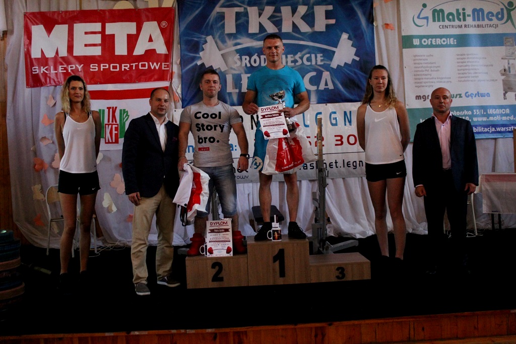 Na legnickich Piekarach amatorzy wyciskali sztangę leżąc