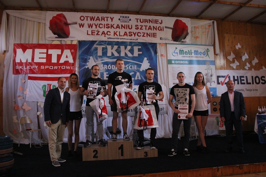 Na legnickich Piekarach amatorzy wyciskali sztangę leżąc