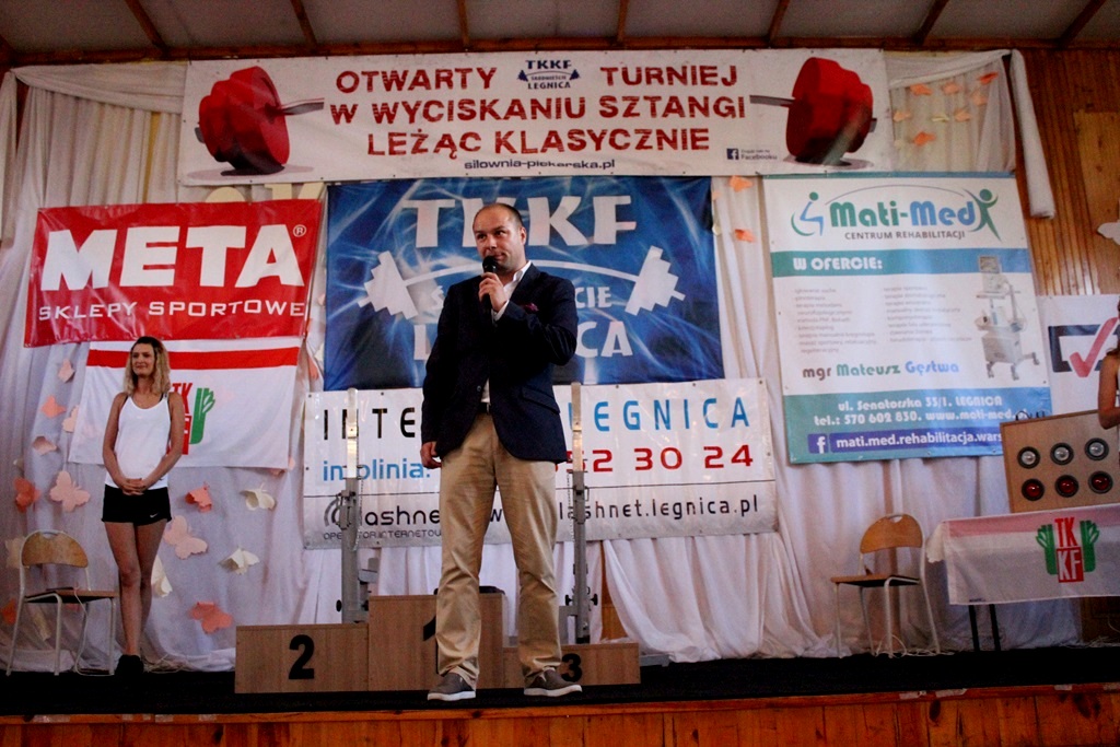 Na legnickich Piekarach amatorzy wyciskali sztangę leżąc