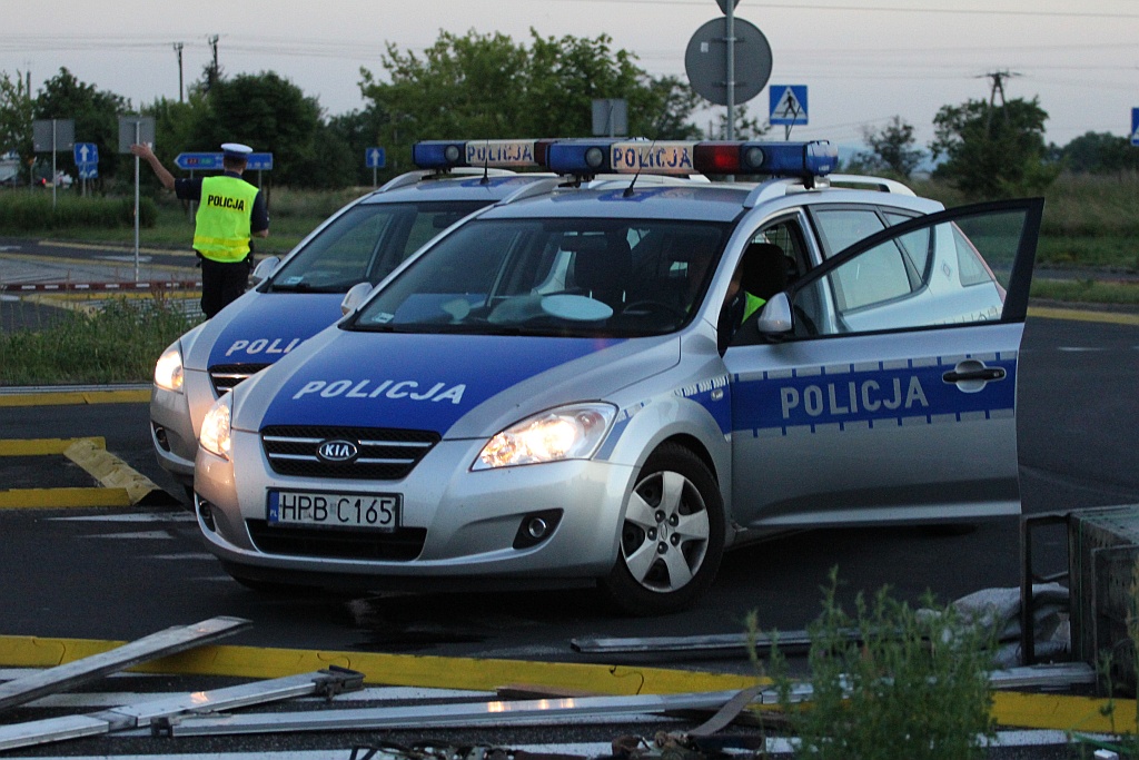 TIR zgubił ładunek na nowym rondzie na ulicy Sikorskiego