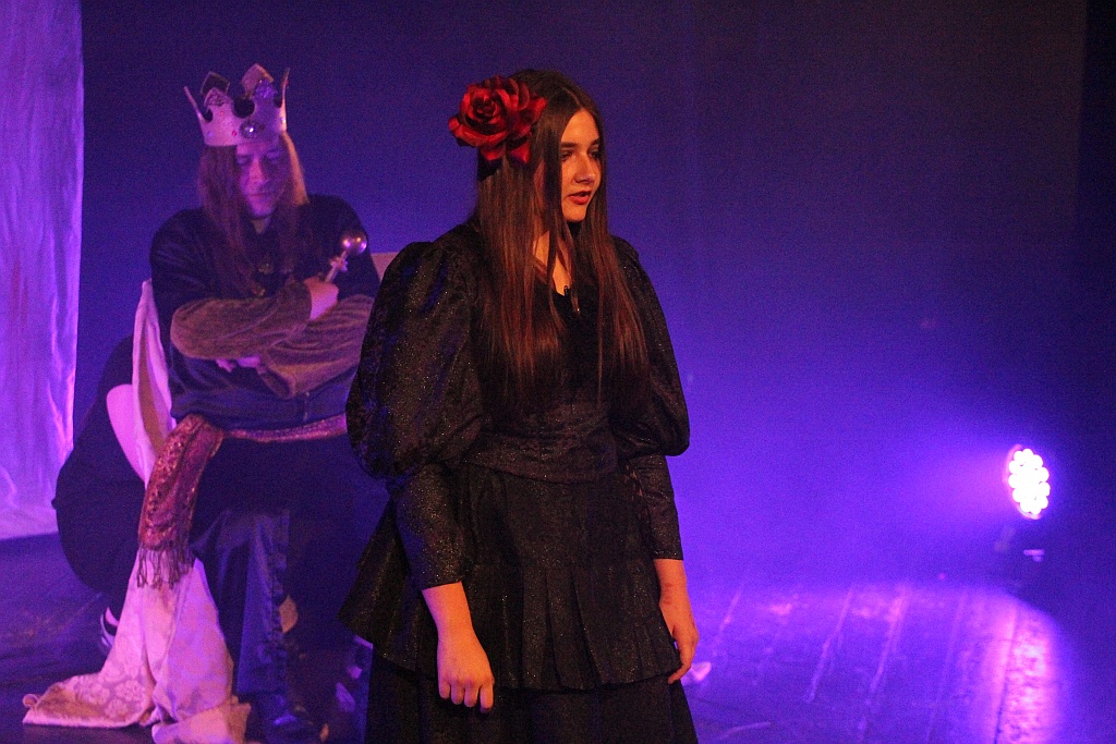 Spektakl teatralny z okazji Dnia Rodzicielstwa Zastępczego 
