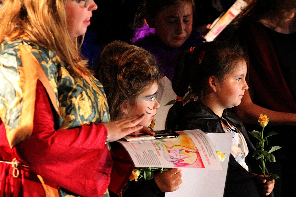 Spektakl teatralny z okazji Dnia Rodzicielstwa Zastępczego 
