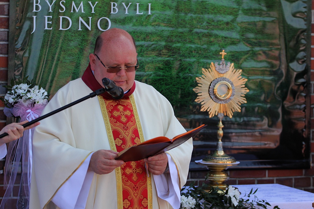 Procesja Bożego Ciała w parafii Matki Bożej Królowej Polski