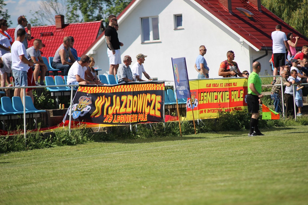 Hucznie w Kunicach. KS Legnickie Pole wygrał z Ikarem