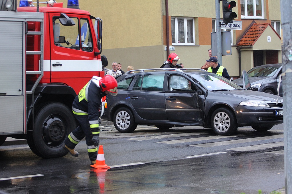 Potrącenie pieszej na przejściu na ulicy Chojnowskiej