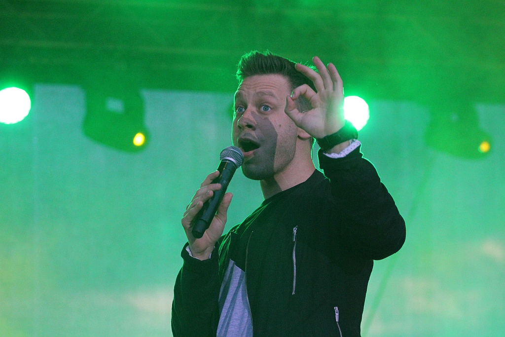 Święto Legnicy: Masters koncertuje na scenie na lotnisku