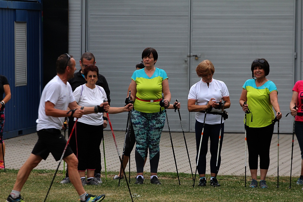 Chodzili z OSiRem.  Chodzę bo lubię Nordic Walking