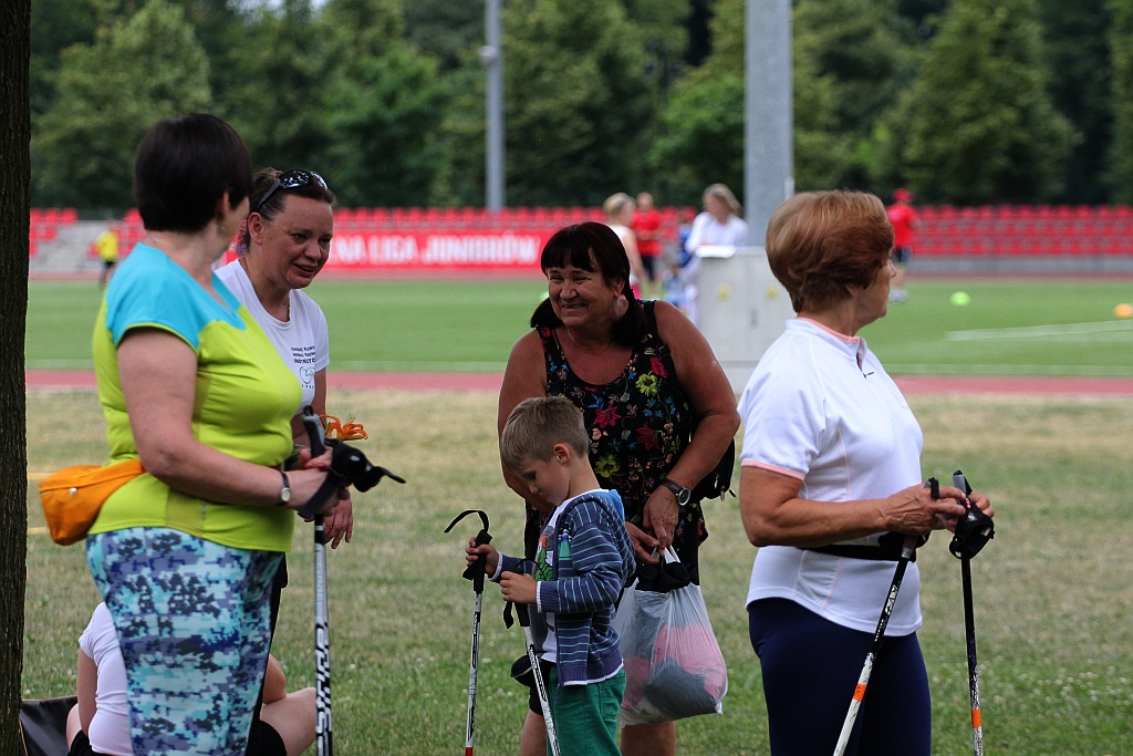 Chodzili z OSiRem.  Chodzę bo lubię Nordic Walking