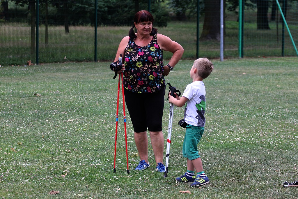 Chodzili z OSiRem.  Chodzę bo lubię Nordic Walking