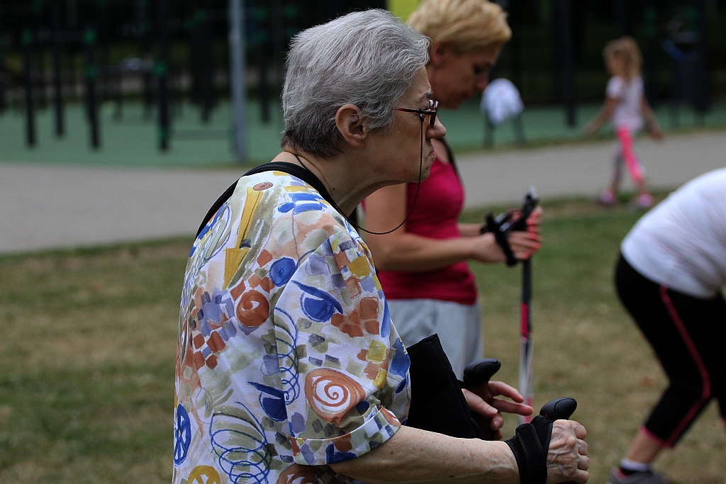 Chodzili z OSiRem.  Chodzę bo lubię Nordic Walking