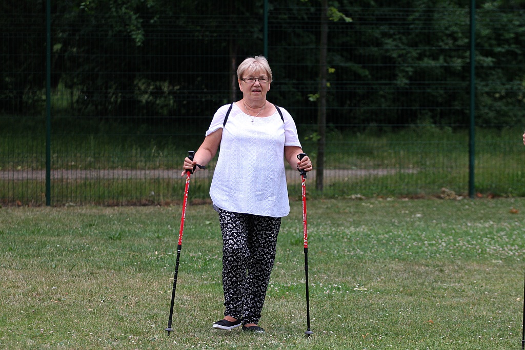 Chodzili z OSiRem.  Chodzę bo lubię Nordic Walking