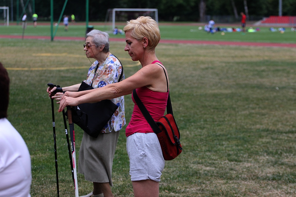 Chodzili z OSiRem.  Chodzę bo lubię Nordic Walking