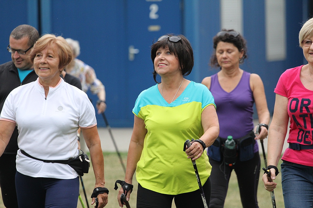 Chodzili z OSiRem.  Chodzę bo lubię Nordic Walking