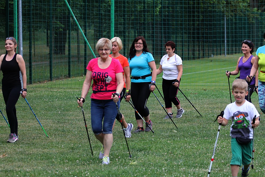 Chodzili z OSiRem.  Chodzę bo lubię Nordic Walking