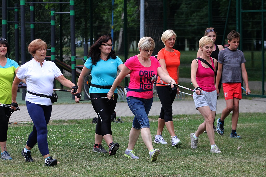Chodzili z OSiRem.  Chodzę bo lubię Nordic Walking