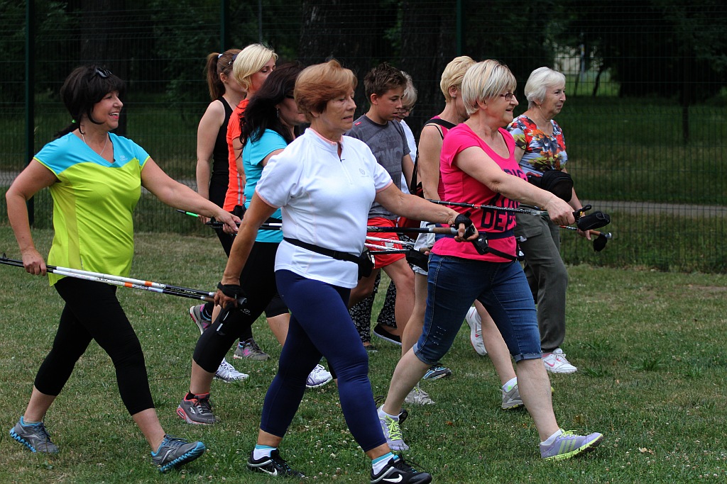 Chodzili z OSiRem.  Chodzę bo lubię Nordic Walking