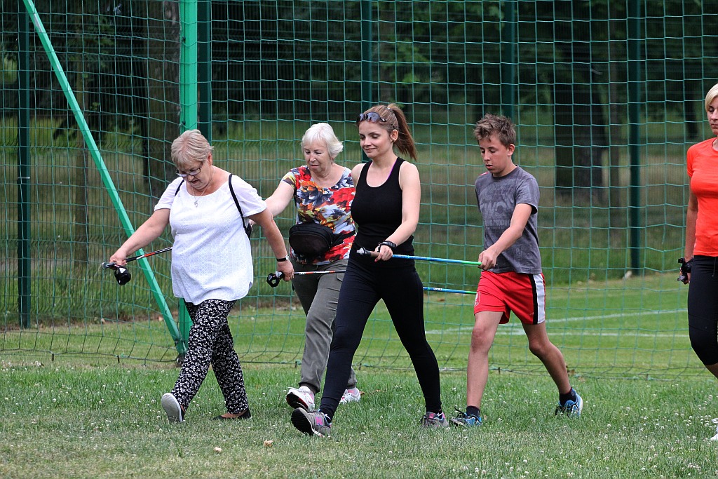 Chodzili z OSiRem.  Chodzę bo lubię Nordic Walking