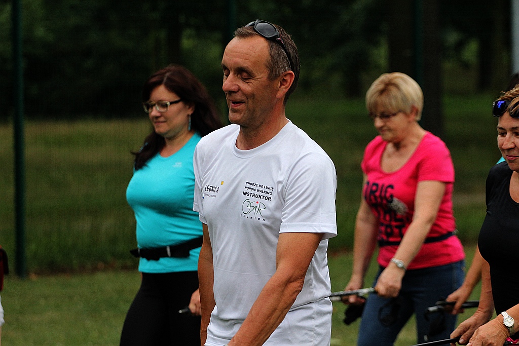 Chodzili z OSiRem.  Chodzę bo lubię Nordic Walking
